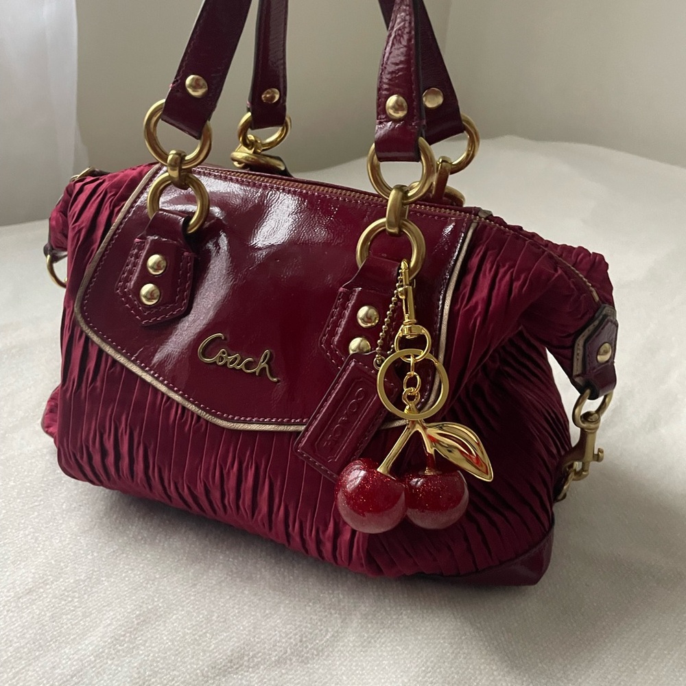 SOLD🍒 - Picture 6 of 7